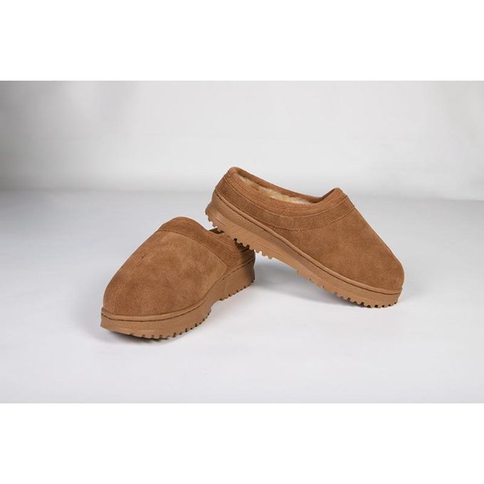 Cloud Nine Sheepskin Unisex Clog-Chestnut